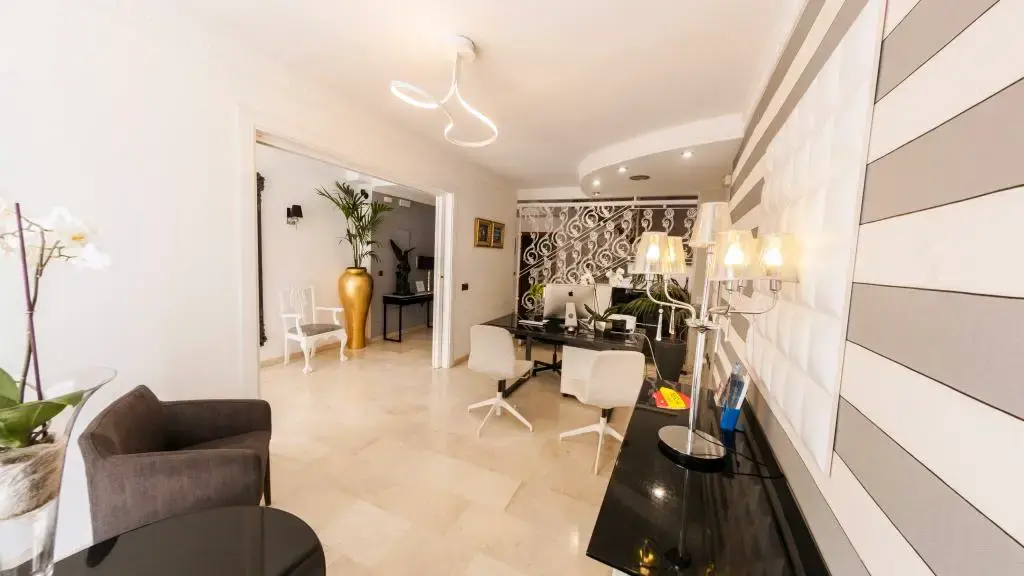 Hostal Abril