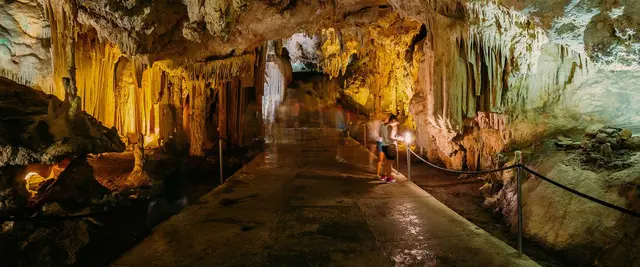 Interior de la Cueva de Nerja