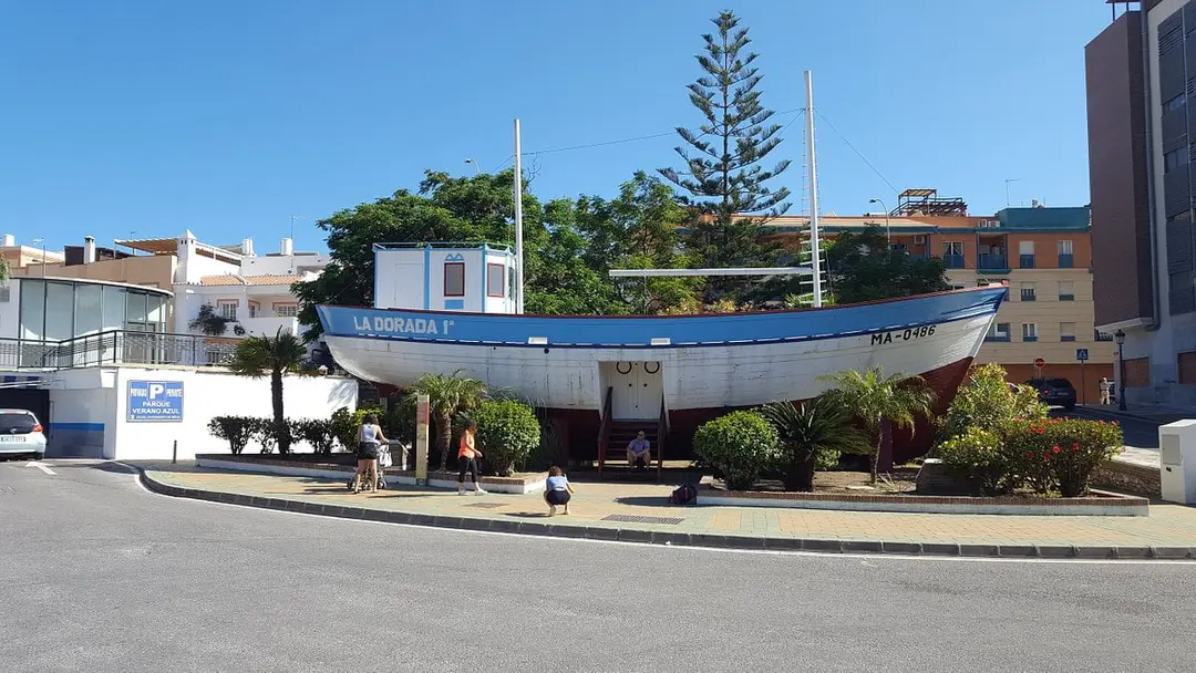 Réplica del barco de Chanquete, La Dorada, en el Parque Verano Azul de Nerja