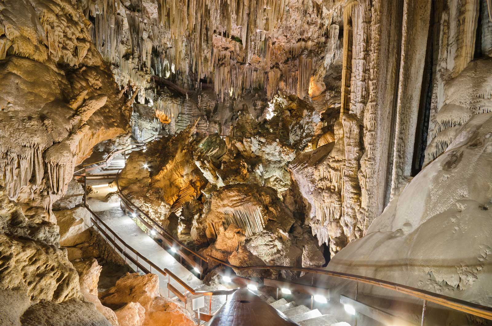 Nerja Caves — Prehistoric Wonder & Must-Visit Attraction en Nerja — interior (4 de 13)