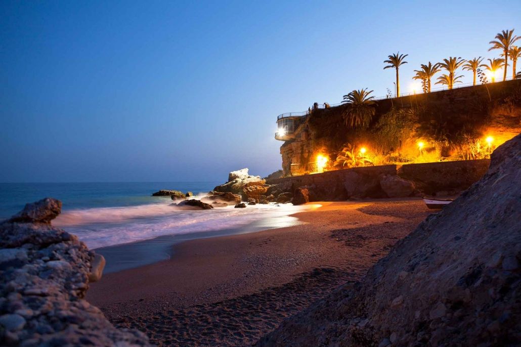 Calahonda Beach — Nerja's Most Photographed Cove en Nerja — interior (4 de 13)