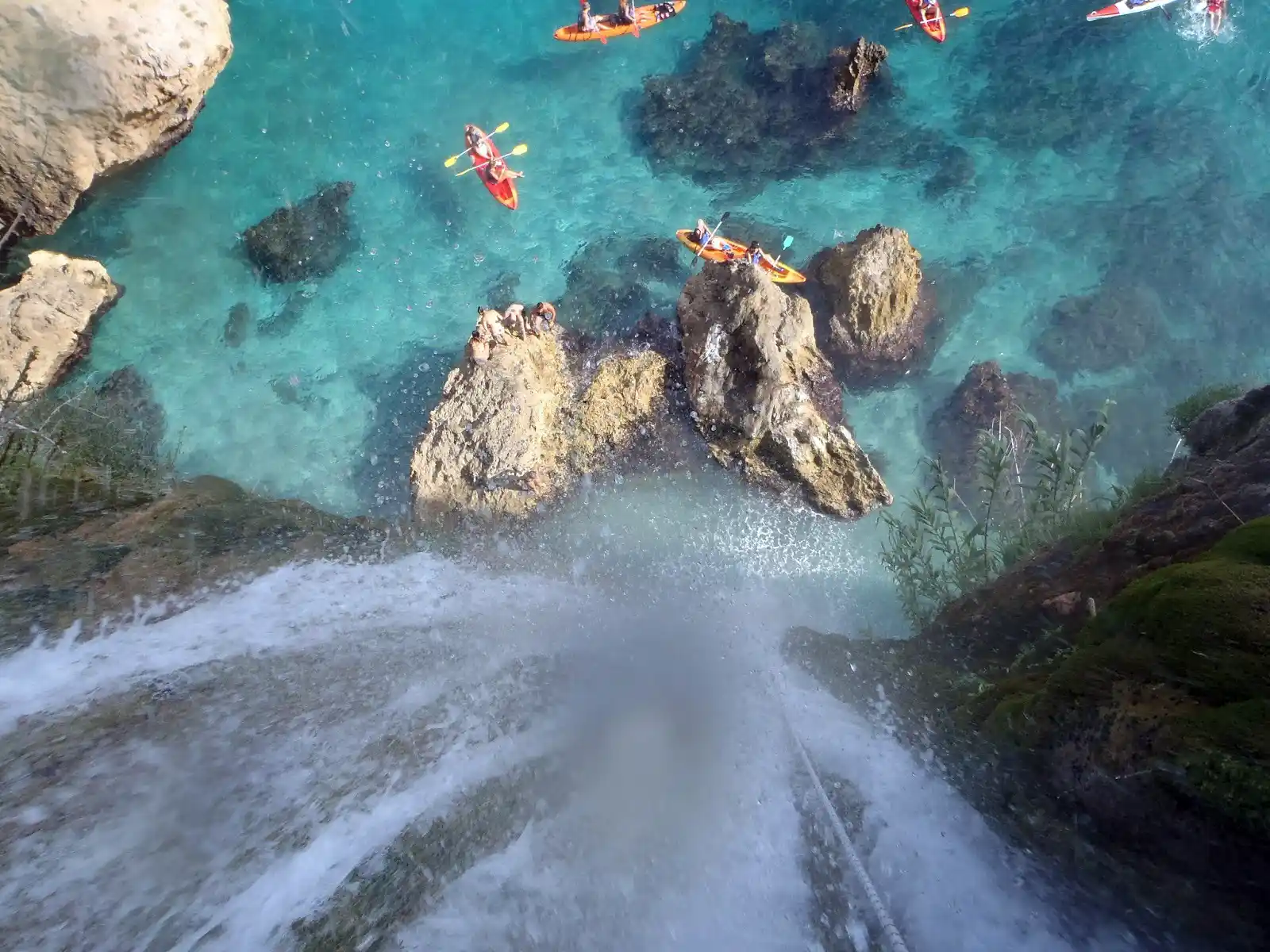 Ruta en kayak por los acantilados de Nerja y Maro — foto 5