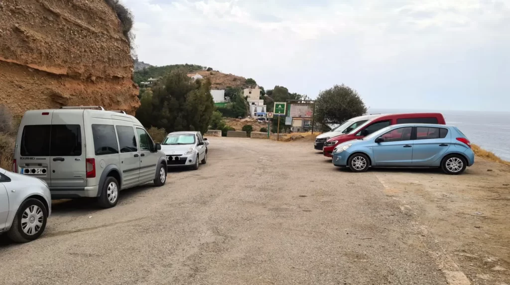 Zona de aparcamiento cerca de Playa del Molino de Papel en Nerja — foto 1