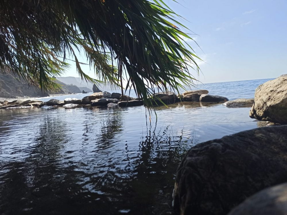 Playa del Molino de Papel en Nerja — vista principal (2 de 14)