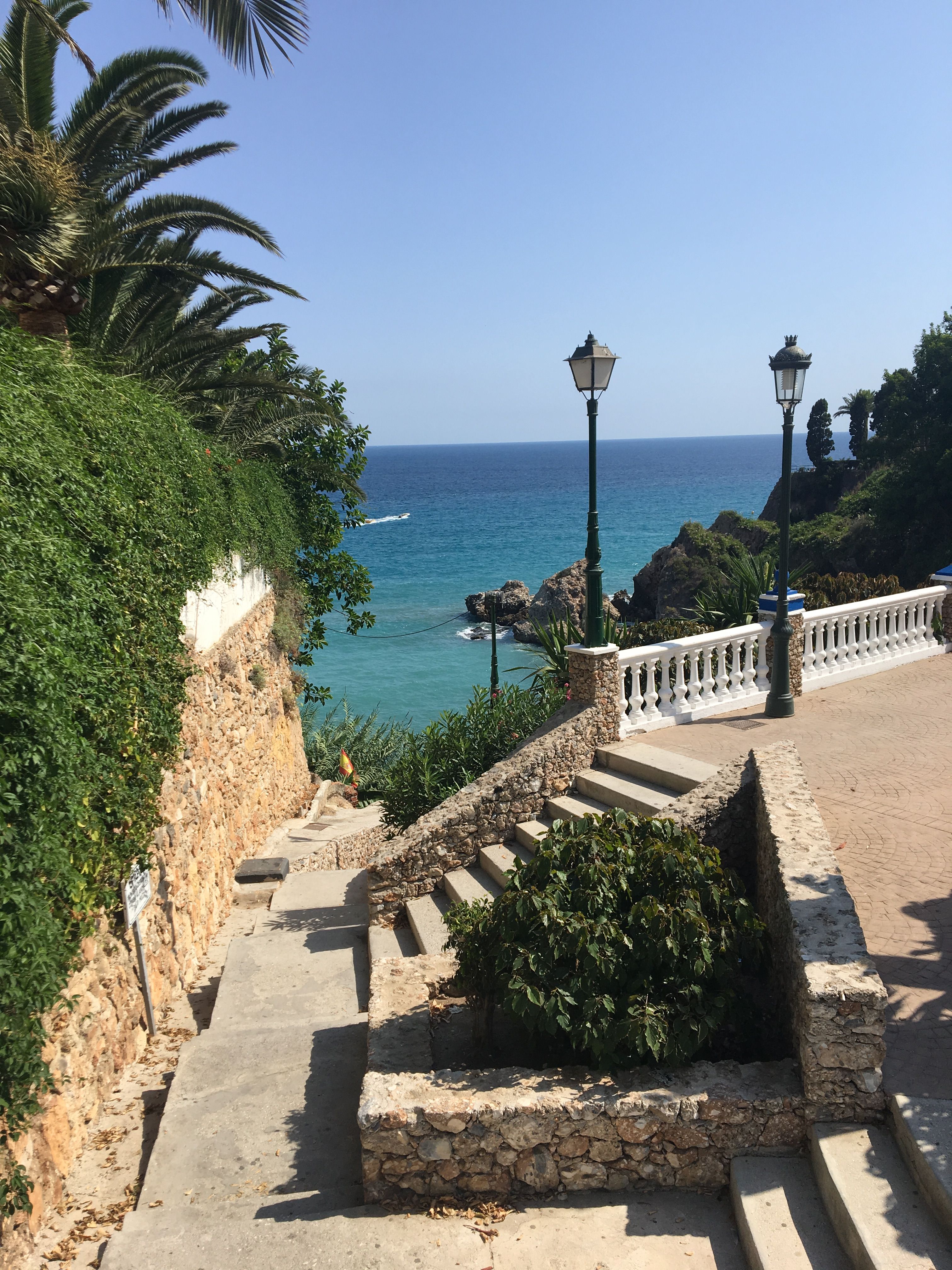 Carabeillo Beach — A Quiet Cove Between the Cliffs en Nerja — interior (4 de 12)