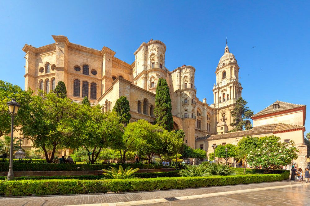 Visit Málaga: What to see and do? TOP best PLANS! en Nerja — exterior (3 de 14)