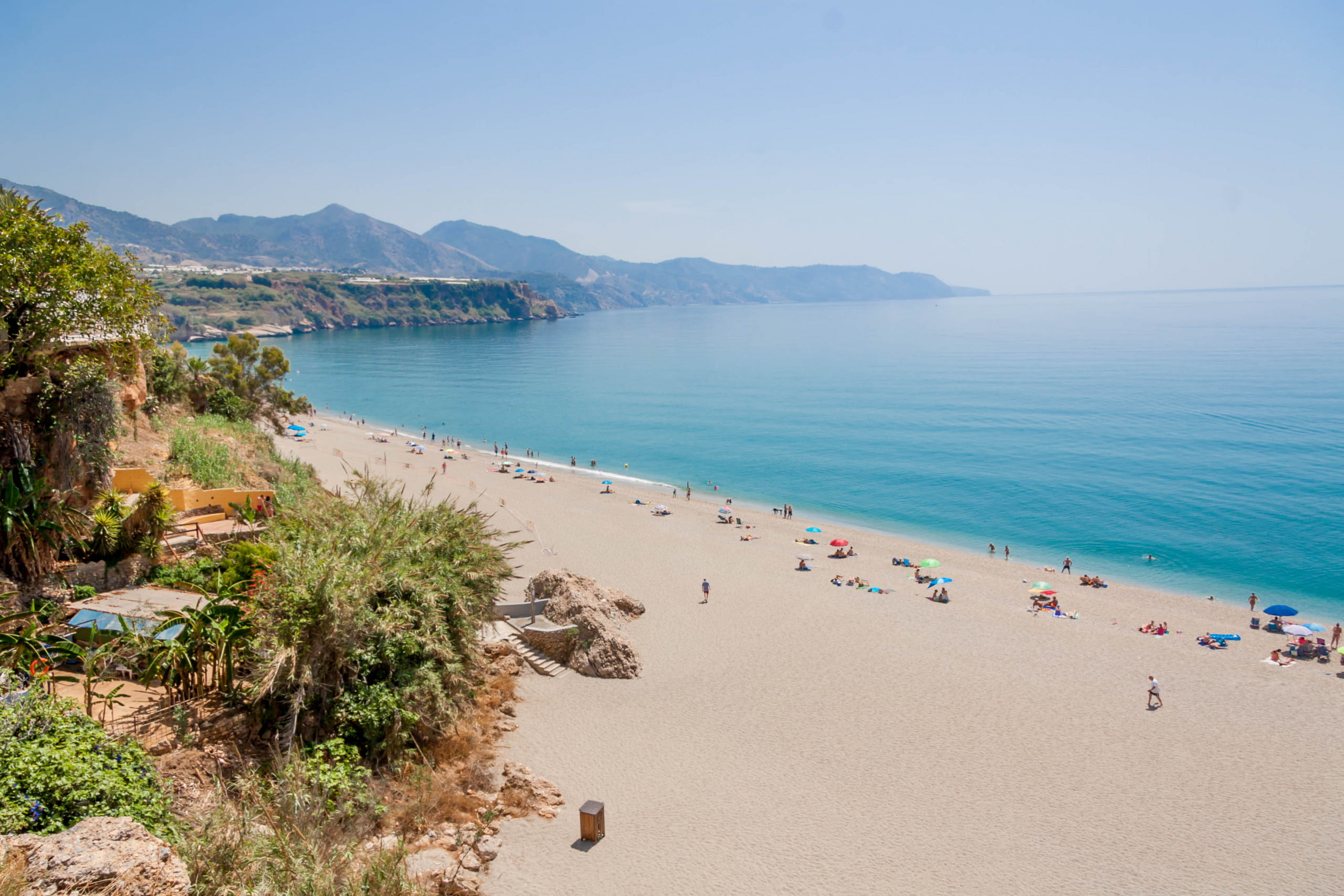 Carabeillo Beach — A Quiet Cove Between the Cliffs en Nerja — vista principal (2 de 12)