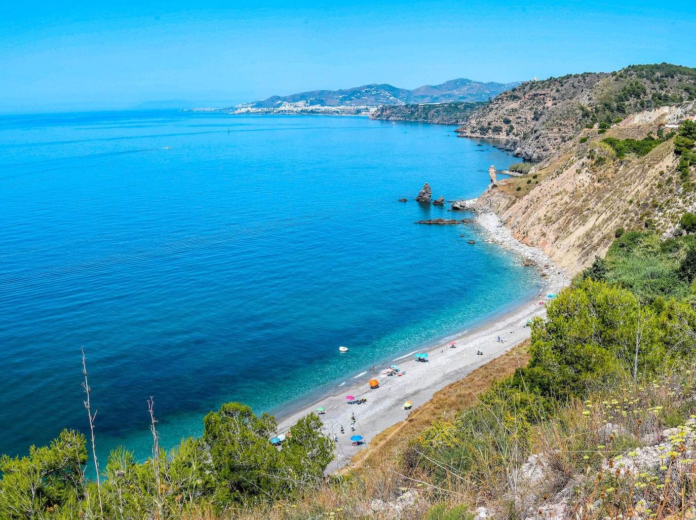 Playa de las Alberquillas en Nerja — vista principal (2 de 16)