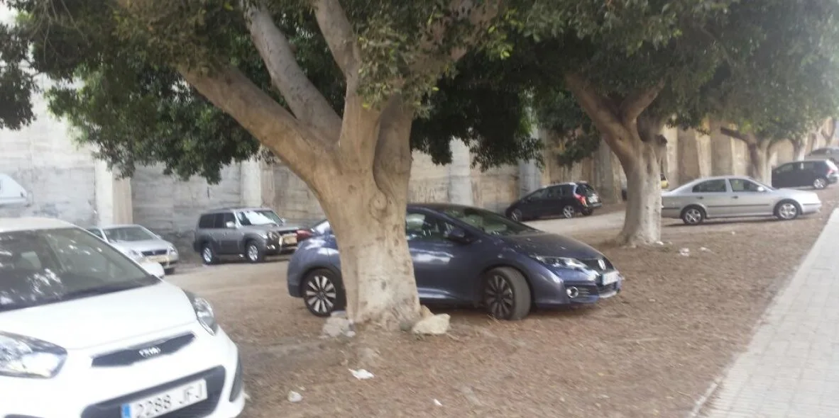 Parking Bajada Playa Burriana en Nerja — vista principal
