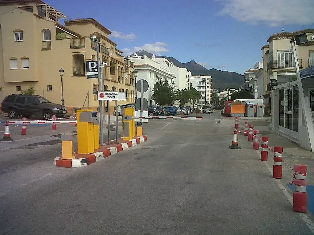 Aparcamiento Carabeo en Nerja — exterior (3 de 8)