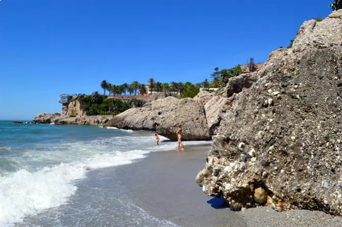 Playa El Chorrillo en Nerja — detalle (5 de 13)