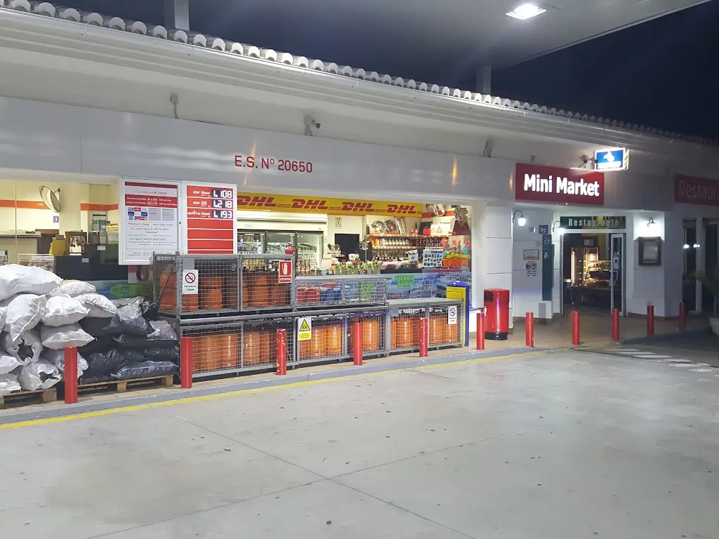 Axarquía Petrol Station (Cepsa) en Nerja — detalle
