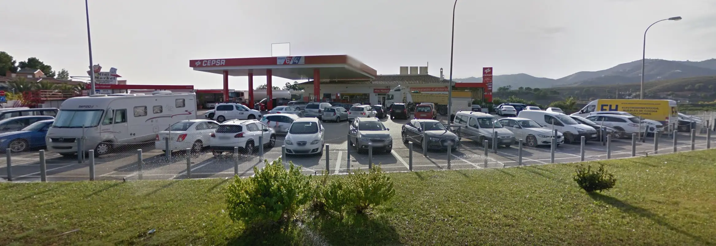 Gasolinera Axarquía (Cepsa)