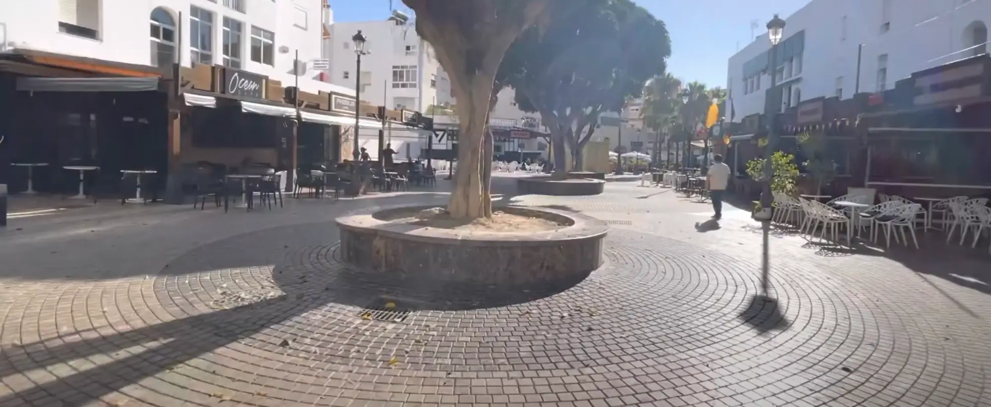 Plaza Tutti Frutti ⊛ La MEJOR Fiesta en Nerja está AQUÍ ← — foto 4