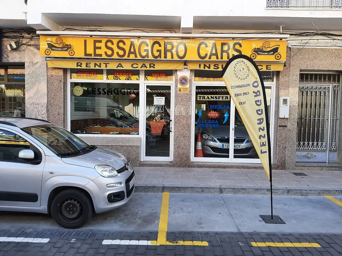 Alquiler de coches en Nerja (Rent a Car) en Nerja — interior