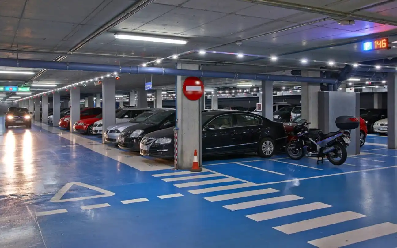 Parking Balcón de Europa / Plaza de España en Nerja — exterior