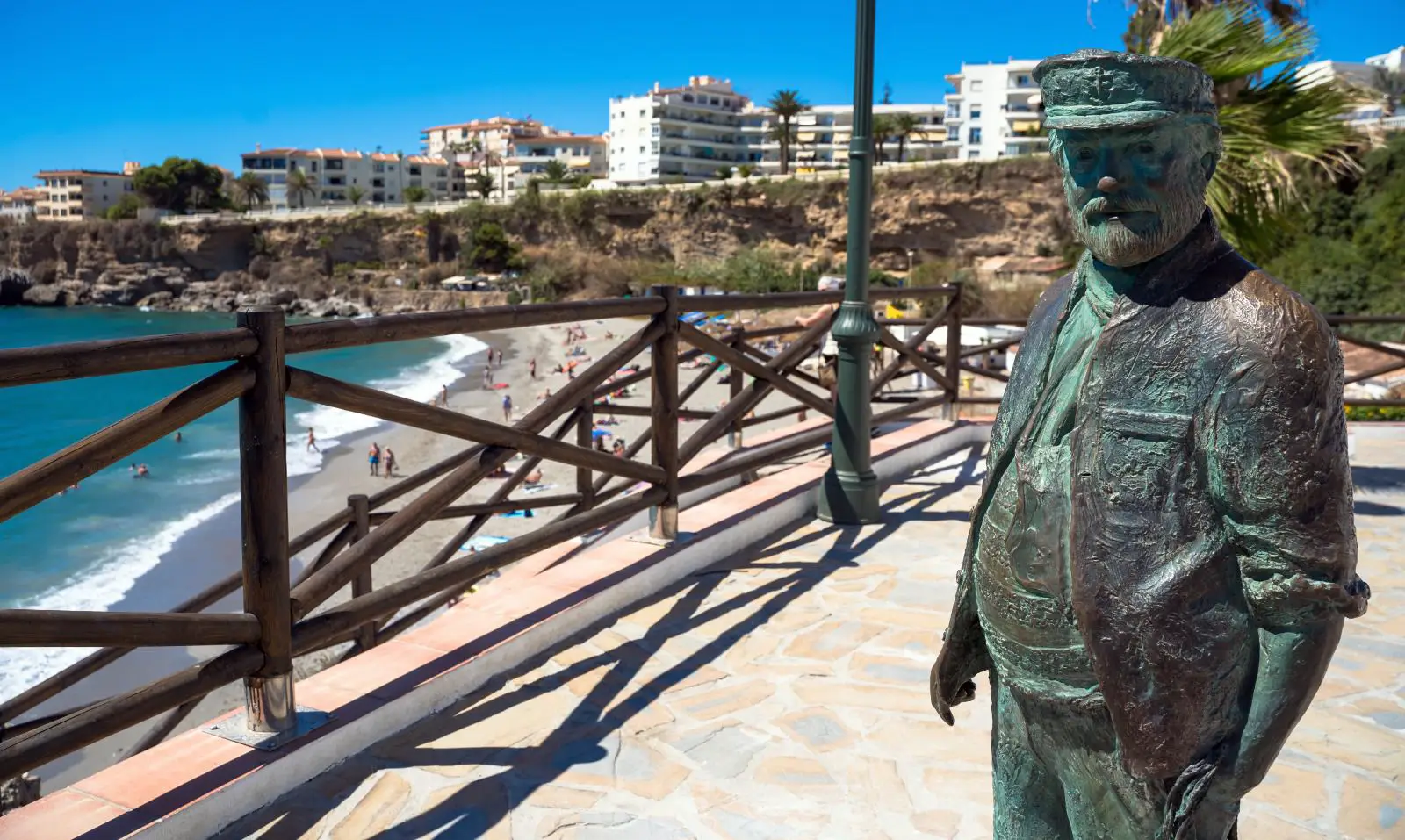 Chanquete Statue (Nerja) ⚓ INFO, photos and how to get there en Nerja — vista principal (2 de 6)