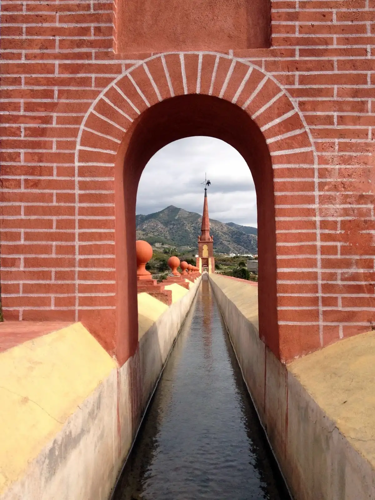 Águila Aqueduct en Nerja — interior (4 de 6)
