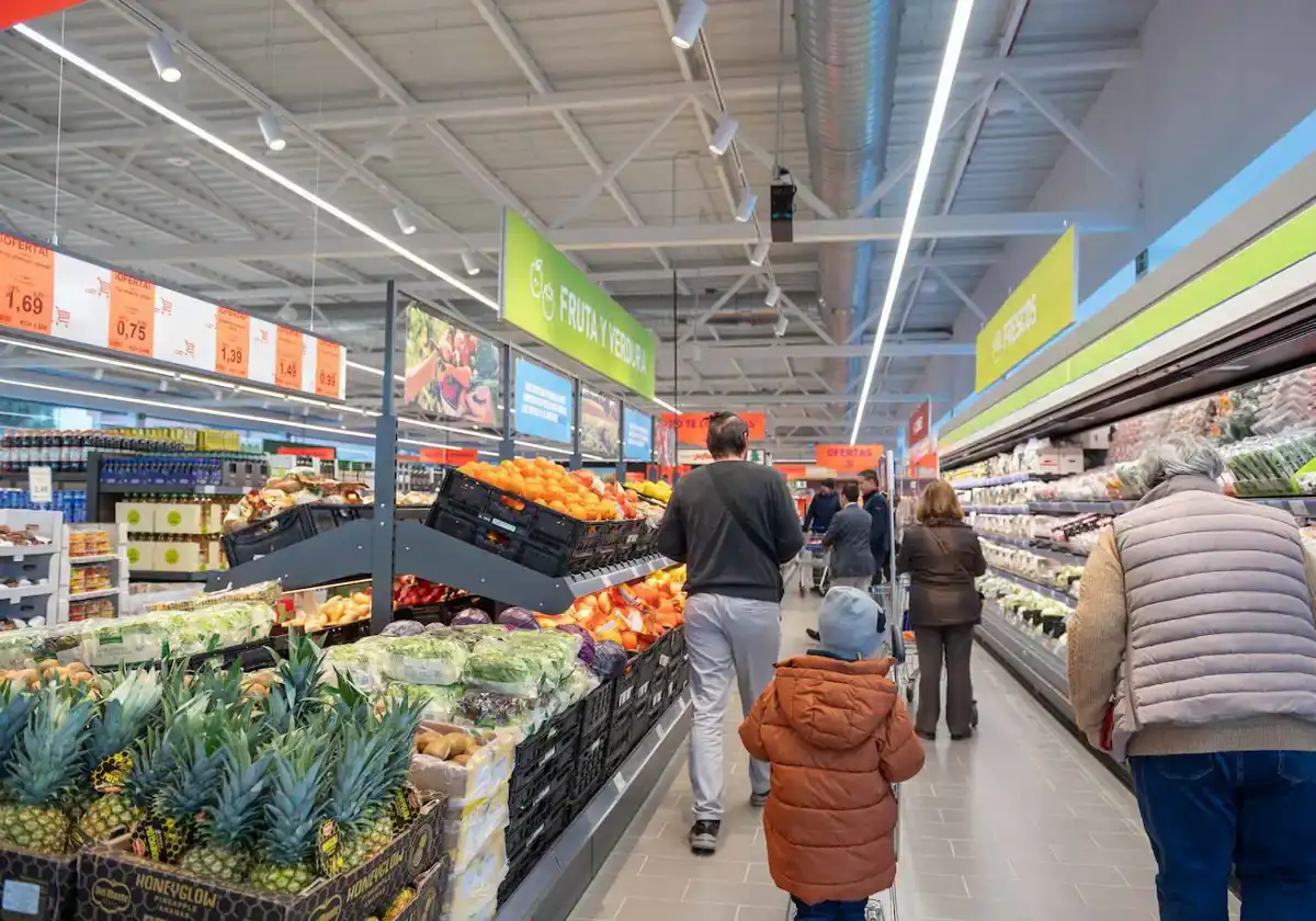Aldi Supermarket en Nerja — interior