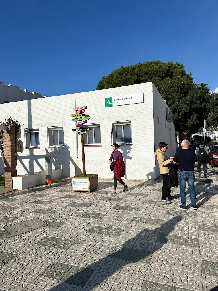 Centro de Salud Nerja ᑕ+ᑐ Ambulatorio · Urgencias 24H — foto 2