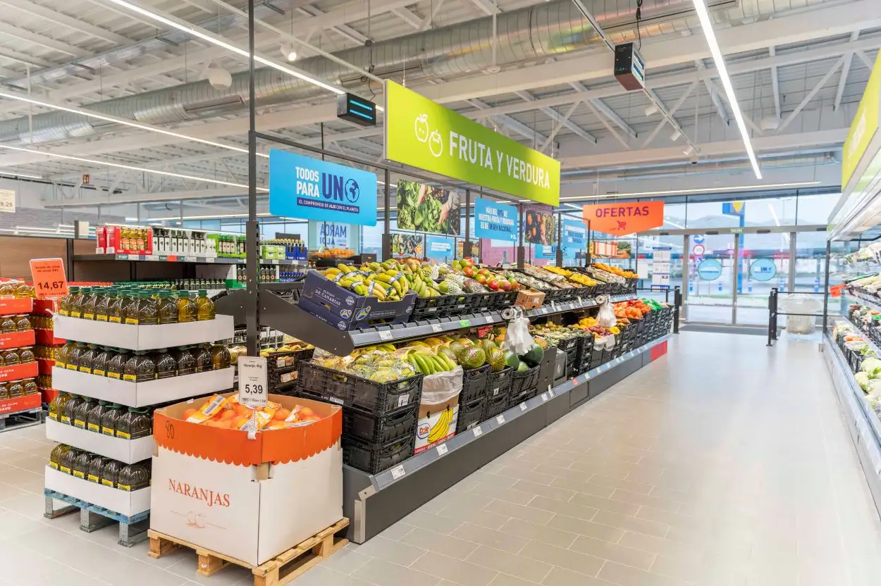 Aldi Supermarket en Nerja — exterior
