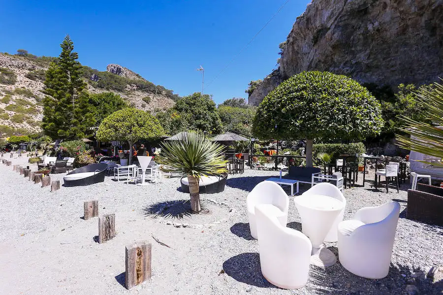 Cantarriján Beach — Clothing-Optional Cove en Nerja — detalle