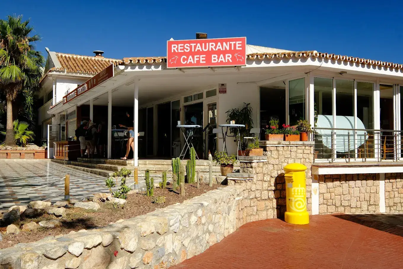 restaurante cueva de nerja 01