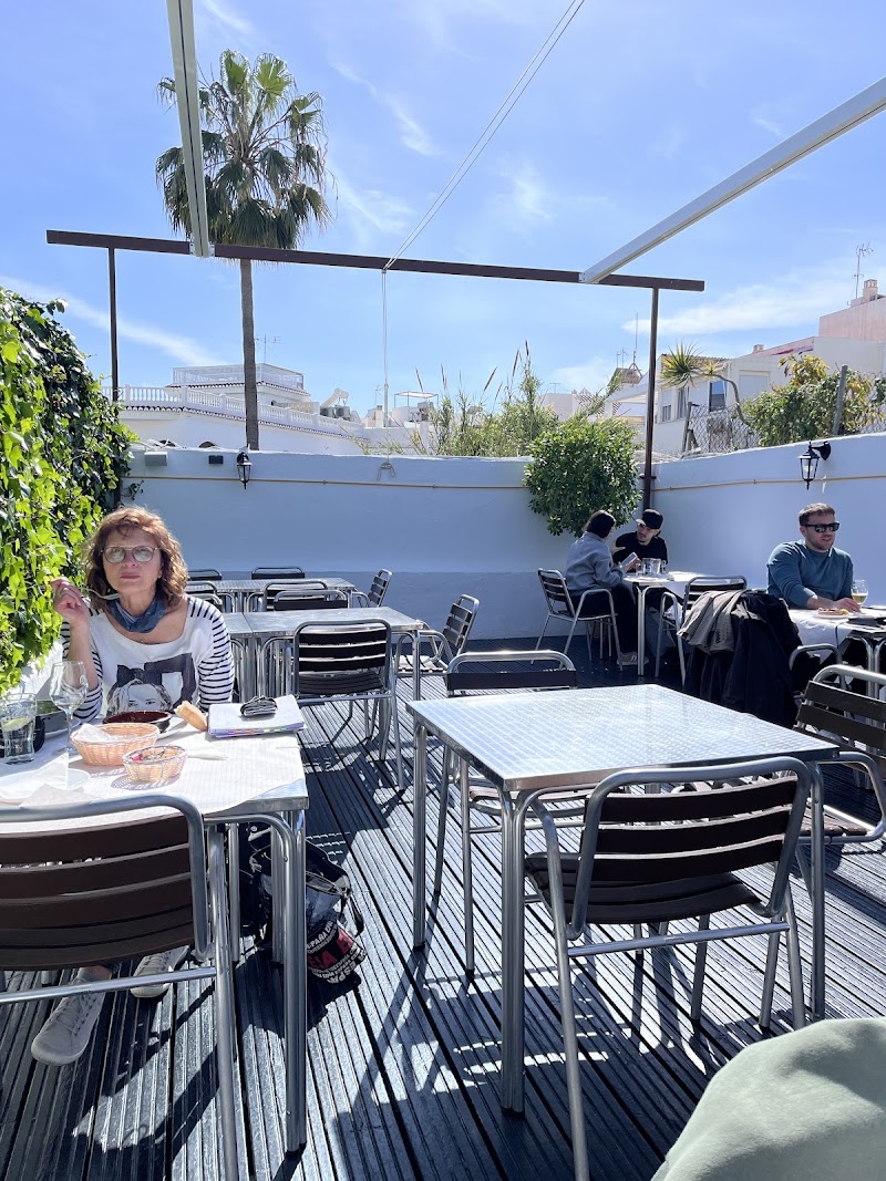 Bar El Pulguilla - Acceso a Terraza