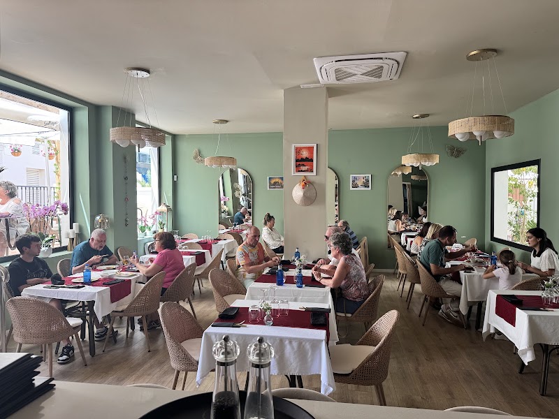 KHAO HOM THAI-LAO RESTAURANT